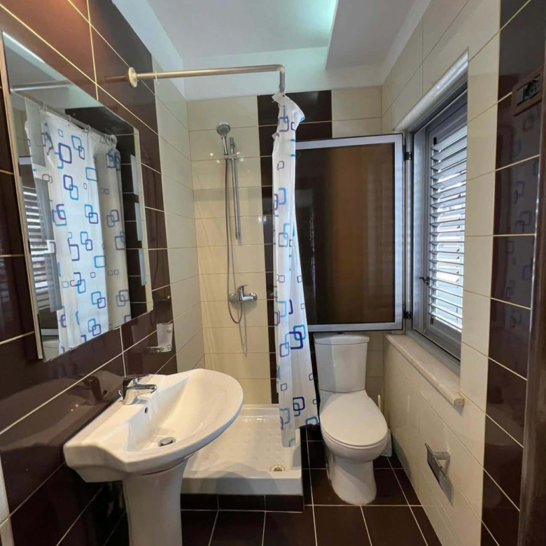 780